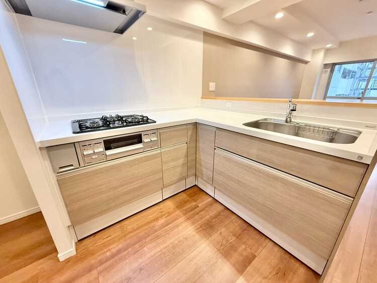 その他 開放感のあるキッチンスペース。調理をしながら、会話も弾みそうですね。