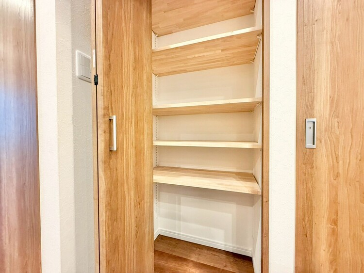 その他 家電やスーツケース、ストック品など何でも片付く嬉しい空間です。