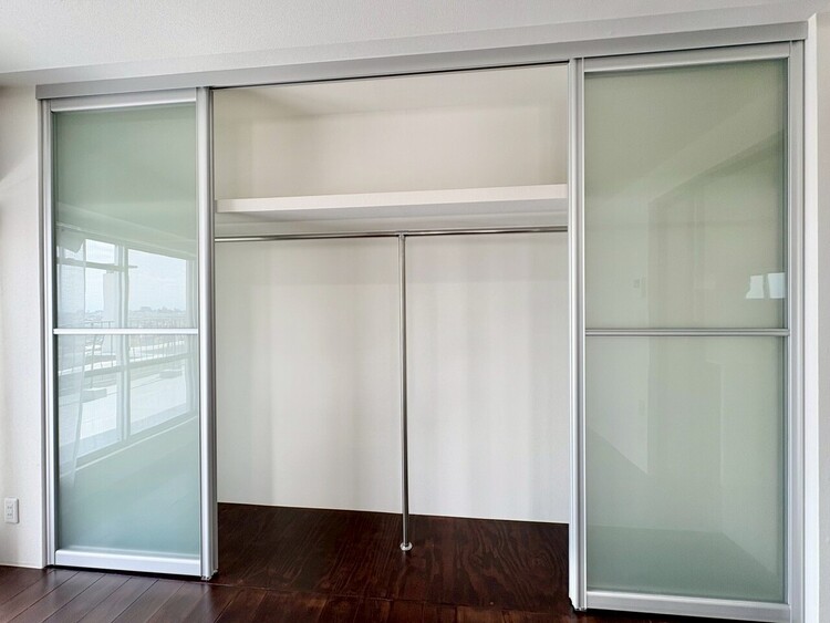 その他 収納スペースが付いていて、お部屋を広く使っていただけます。