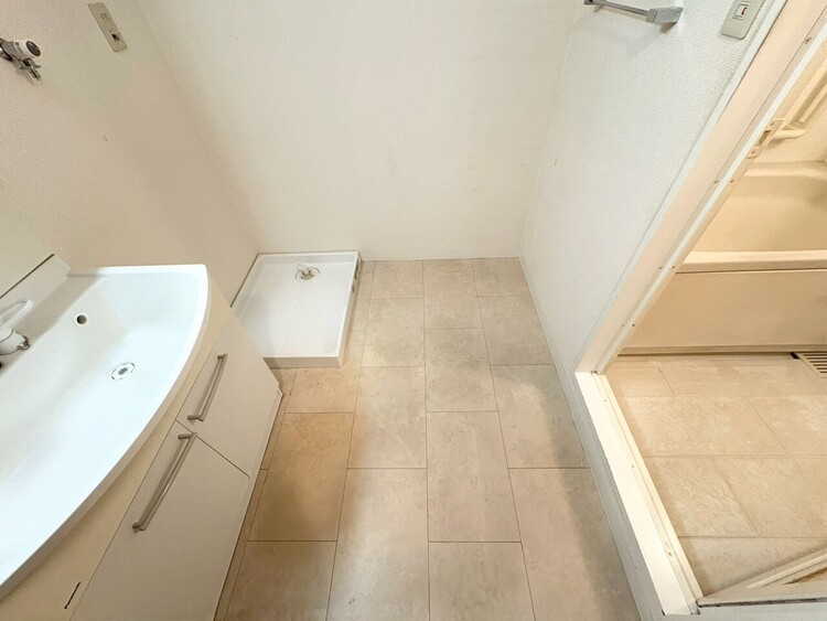 その他 十分な広さの脱衣所。