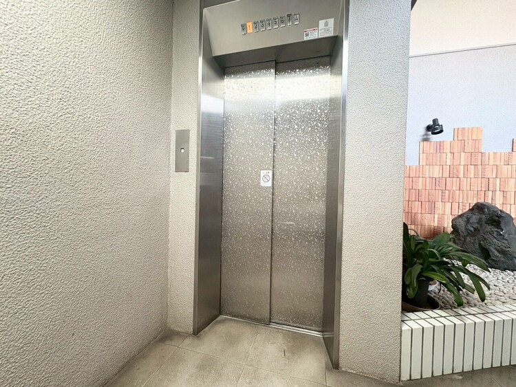 その他 エレベーター完備のため荷物が多くなっても安心。