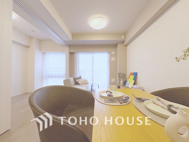 内装 【LIVING】※この画像の家具の配置には、生成AIによる加工を施しております。なお、家具や調度品は、販売価格に含まれません。