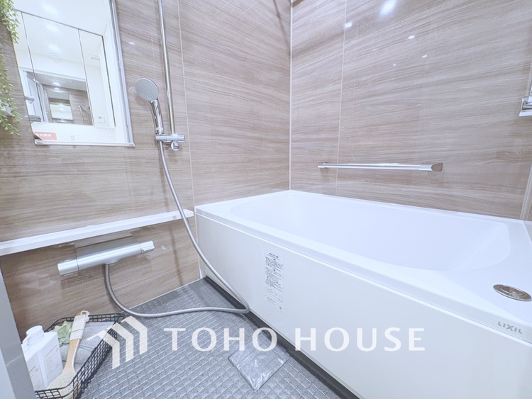 風呂 【BATHROOM】◆プライベートな空間◆simpleだからrelaxできるんです。こころもからだもキレイさっぱり。