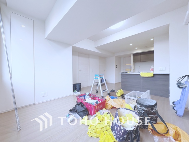 内装 【LIVING】◆扉を◆開くとこの景色。家族の”おかえり”の声が聞こえてきそう。