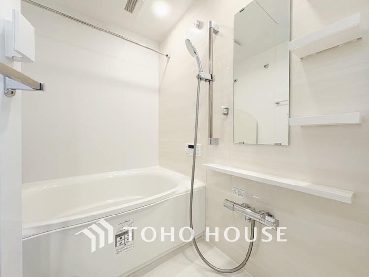 風呂 【BATHROOM】◆プライベートな空間◆simpleだからrelaxできるんです。こころもからだもキレイさっぱり。