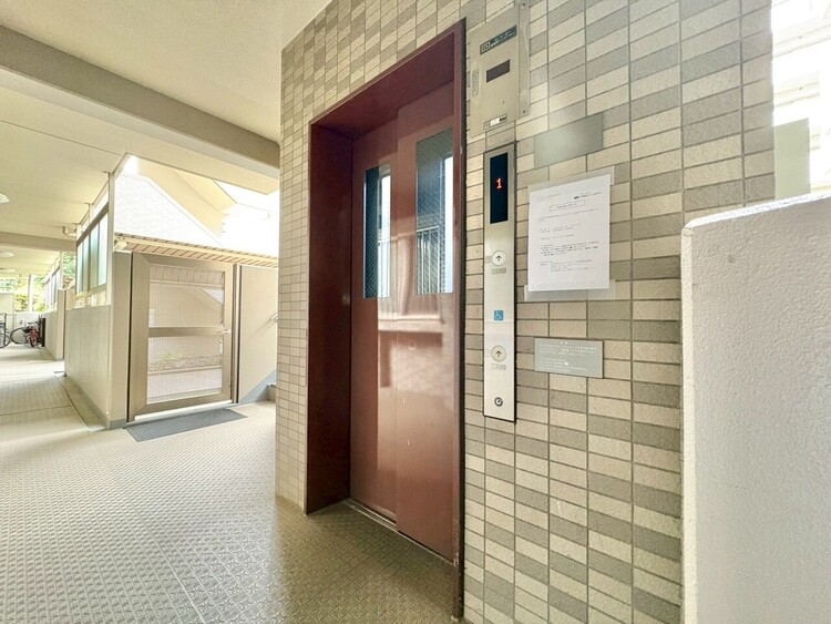 その他 エレベーター完備のため荷物が多くなっても安心。