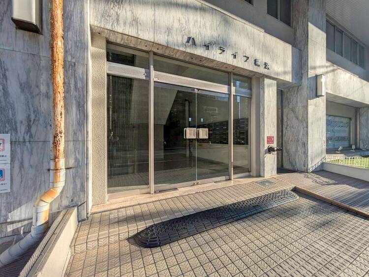 その他 上質感漂う玄関アプローチです。