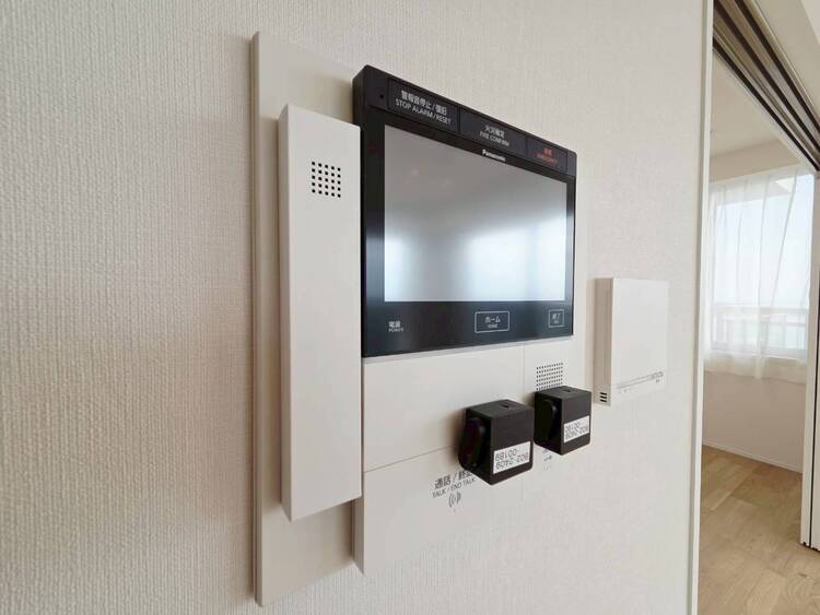 その他 誰が来てもわかる様にモニター付きインターホンを設置。