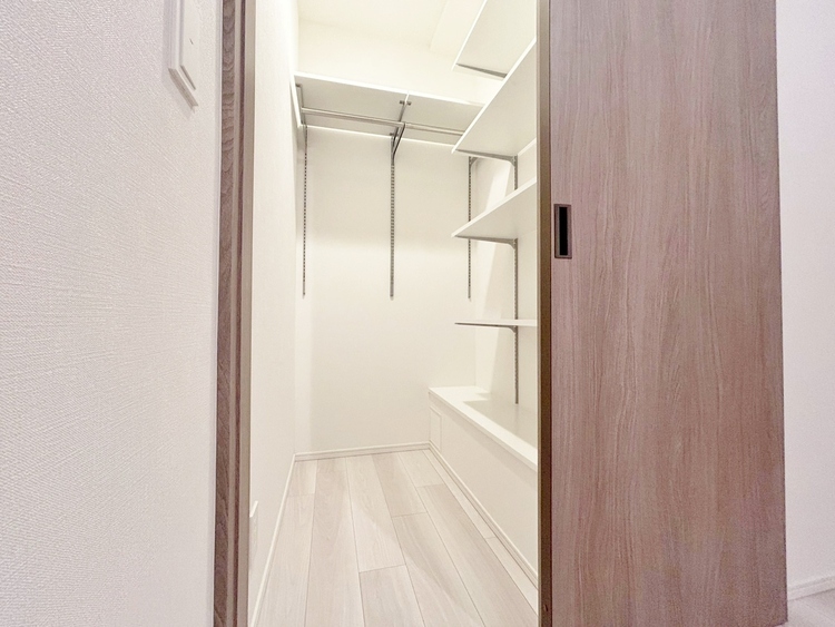 その他 家電やスーツケース、ストック品など何でも片付く嬉しい空間です。