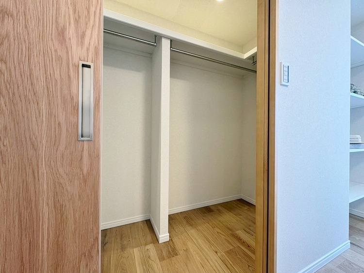 その他 収納スペースが付いていて、お部屋を広く使っていただけます。