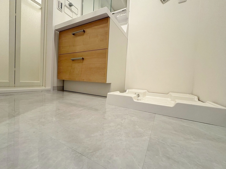 その他 十分な広さの脱衣所。