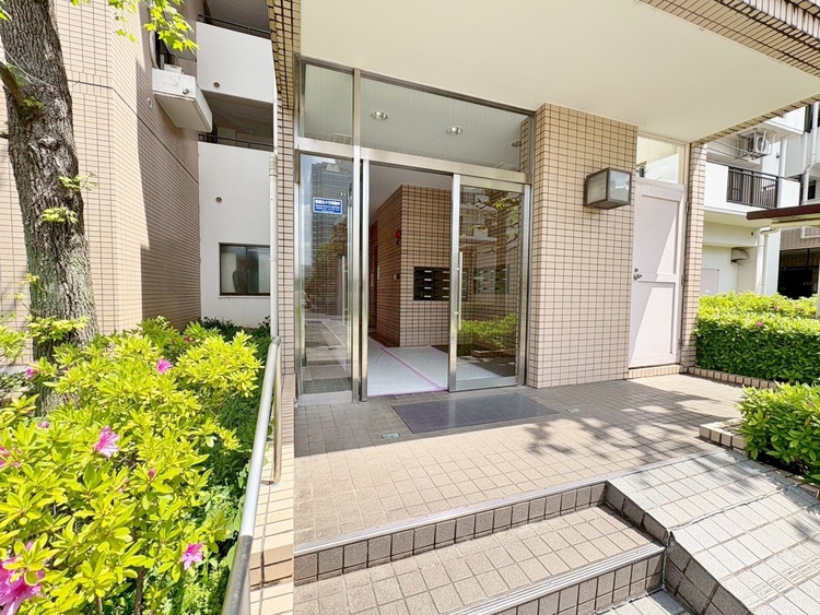 その他 上質感漂う玄関アプローチです。