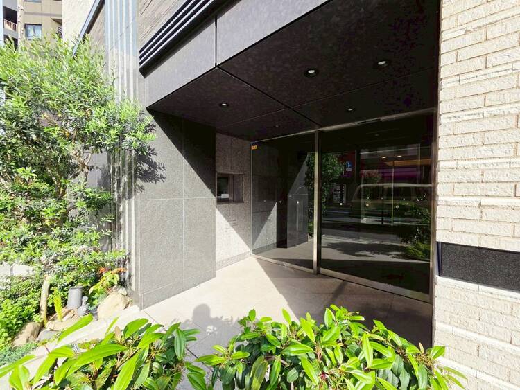 その他 上質感漂う玄関アプローチです。