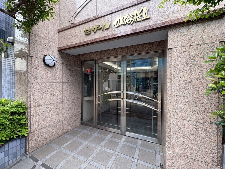 その他 上質感漂う玄関アプローチです。