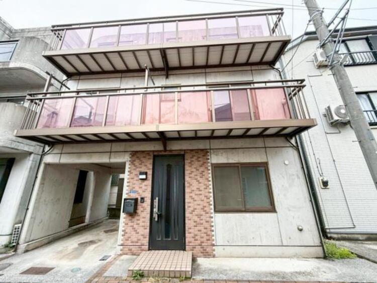 外観 閑静な住宅地の立地の為、気持ちよく過ごすことが出来そうです！やさしい陽とやわらかな風が生活を彩ります　ゆとりがあり、心地よく落ち着いて過ごせる日常は次世代にもつなげていきたい大切な資産です！ 