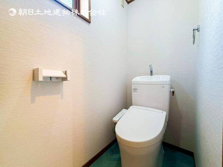 トイレ 【トイレ】ウォシュレット、保温機能付き便座など充実の設備です　お掃除がしやすくストレスフリー！！