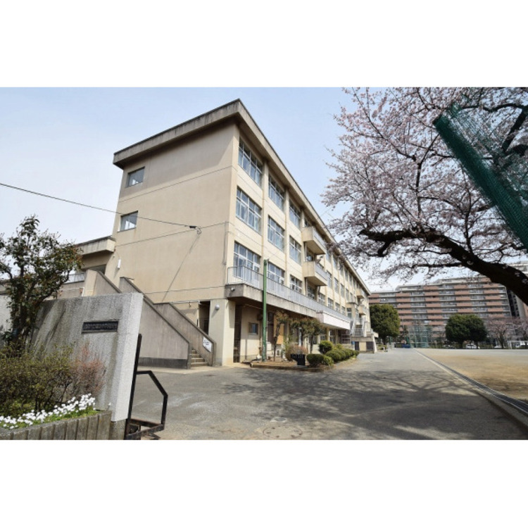 周辺 瑞雲中学校(約500m)