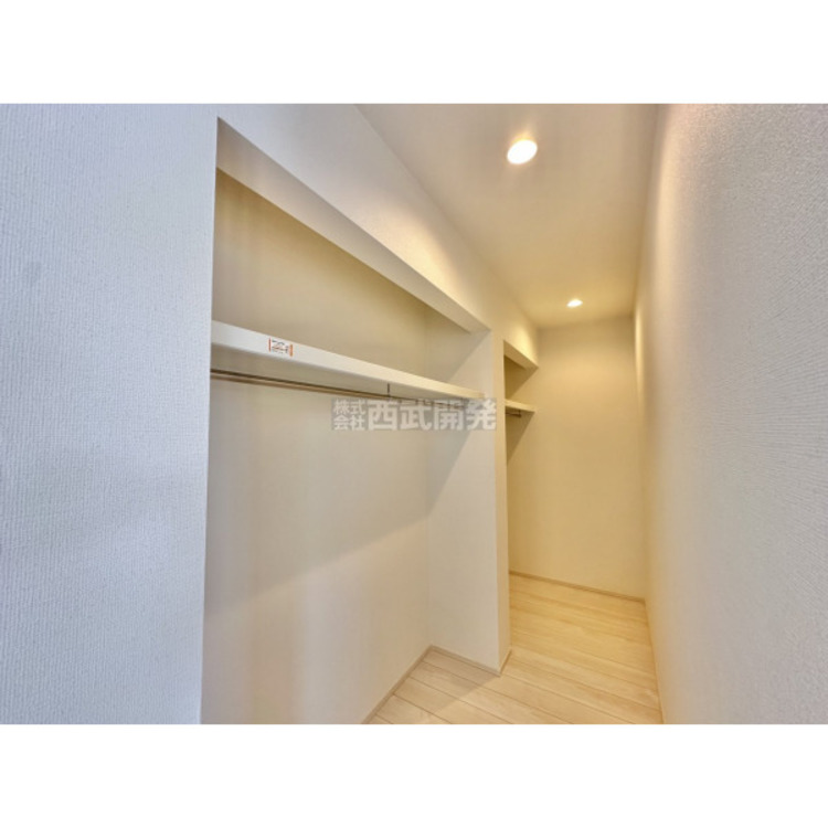 収納 ウォークインクローゼット