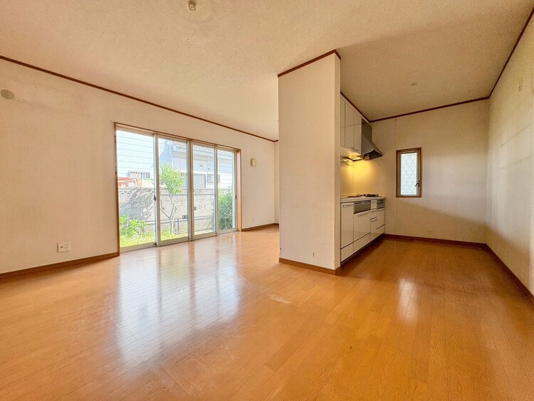 居間 快適に過ごす毎日を求めて、暮らしの中でご自身の「マイホーム」に創り上げてください。