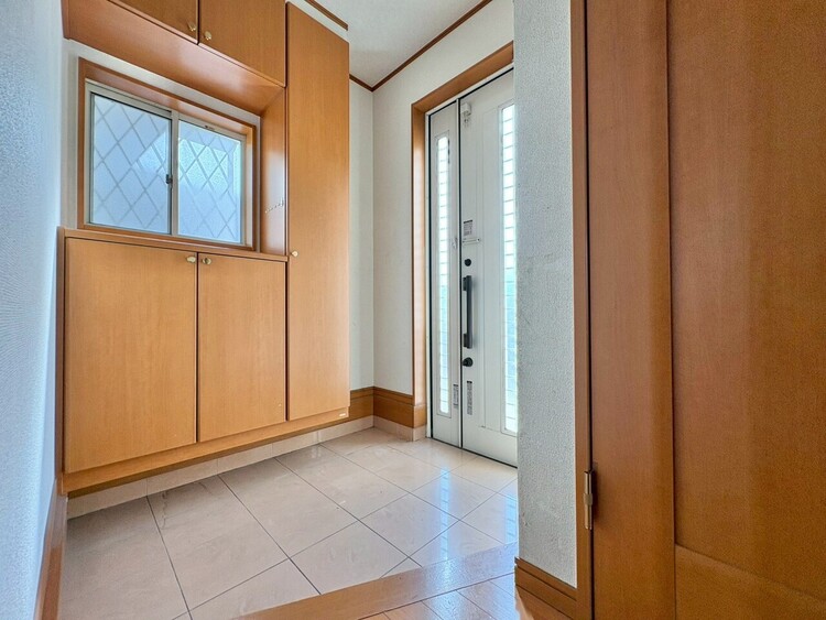 玄関 シューズボックスを完備した玄関です。