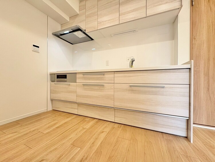 キッチン スマートな意匠と充実の機能を備えたキッチンが、暮らしにおいしい彩りを添えます。