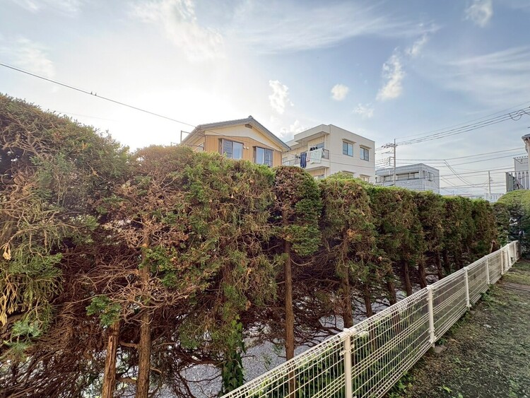 バルコニー 窓を開けると広がる青空。心をリフレッシュして日々を過ごしていきましょう。