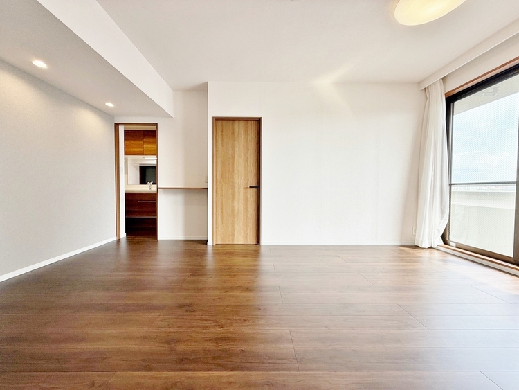 居間 飾り過ぎないシンプルな内装と偏り過ぎないデザインで統一しました。