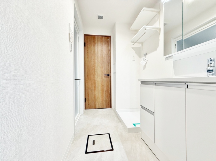 洗面 清潔感と心地よさを重視した、上質感漂うパウダールーム。