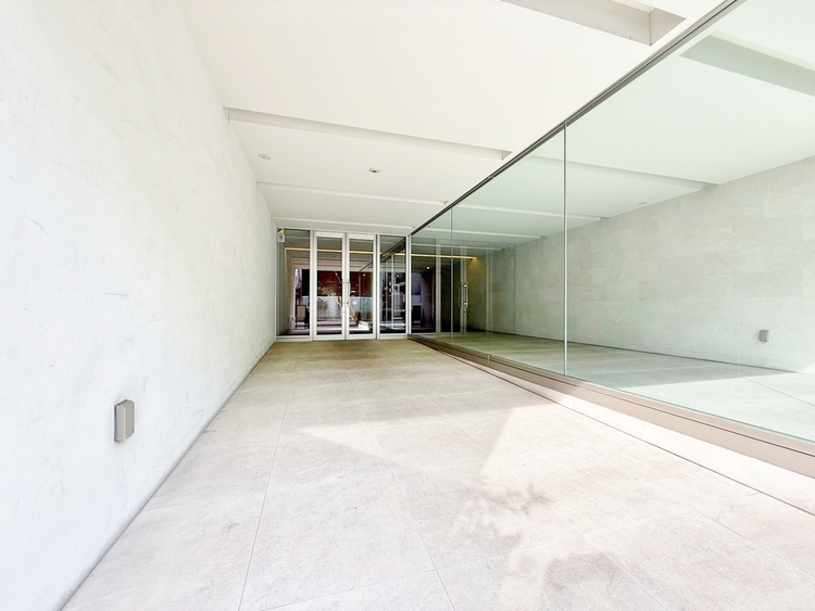 エントランス 外と内をつなぐエントランスは、まさに顔となる場所。