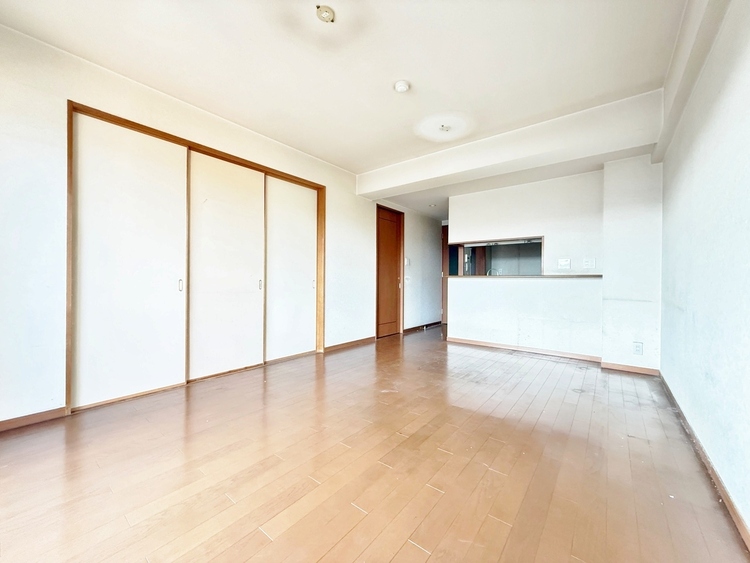 居間 飾り過ぎないシンプルな内装と偏り過ぎないデザインで統一しました。