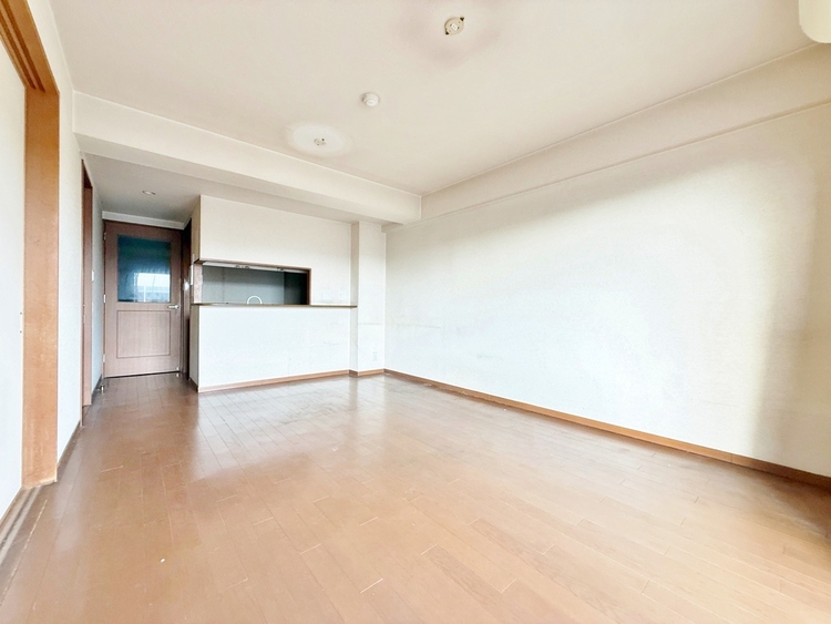 居間 快適に過ごす毎日を求めて、暮らしの中でご自身の「マイホーム」に創り上げてください。