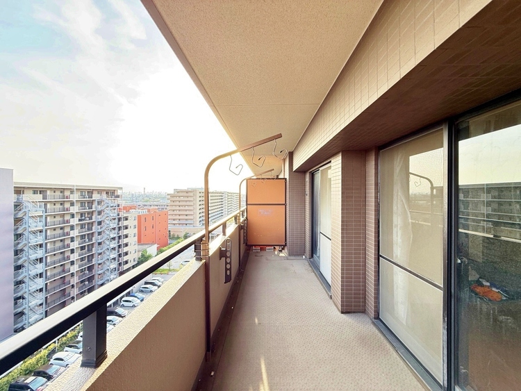 バルコニー 暮らしの中で、光と風を演出してくれるバルコニー。