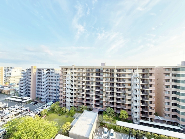 バルコニー 頬をなでる、優しい風を感じることが出来ます。