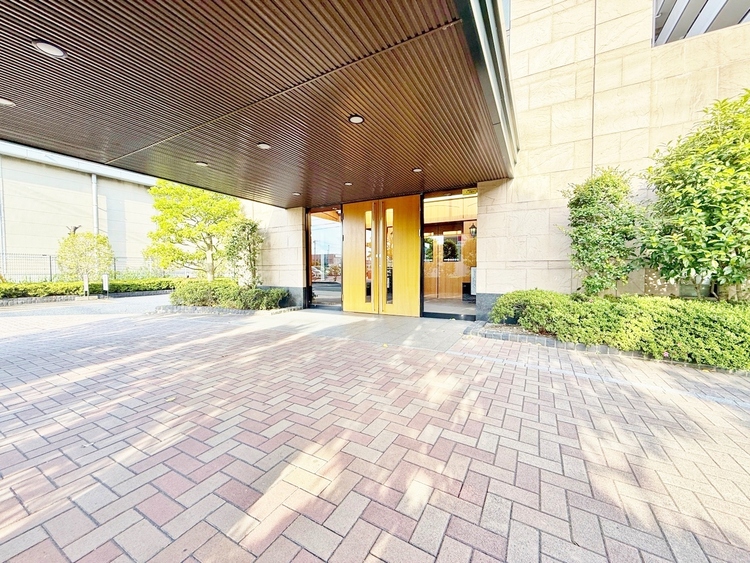 エントランス 外と内をつなぐエントランスは、まさに顔となる場所。