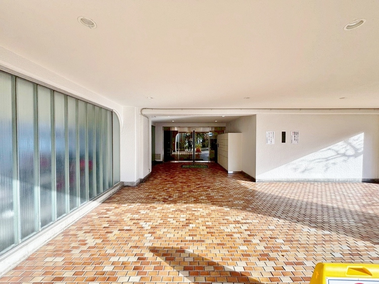 エントランス 外と内をつなぐエントランスは、まさに顔となる場所。