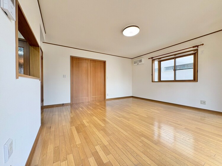 居間 快適に過ごす毎日を求めて、暮らしの中でご自身の「マイホーム」に創り上げてください。