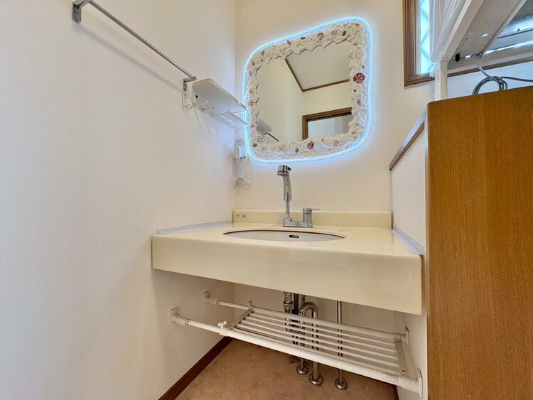 洗面 何かと物が増える場所だからこそ、スッキリと見映えの良い空間に。