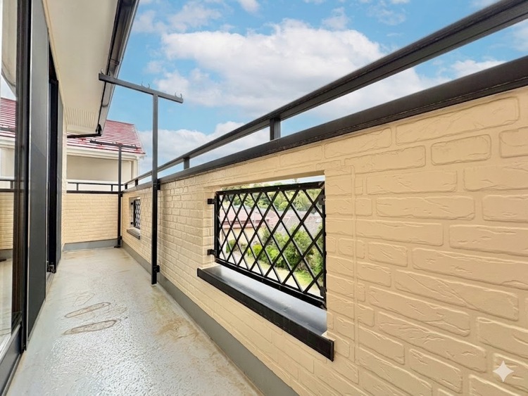 バルコニー 暮らしの中で、光と風を演出してくれるバルコニー。