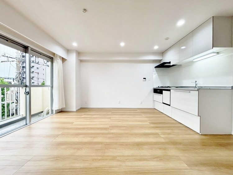 居間 飾り過ぎないシンプルな内装と偏り過ぎないデザインで統一しました。