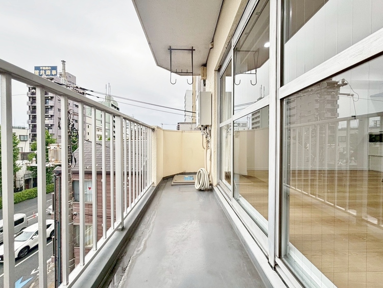 バルコニー 暮らしの中で、光と風を演出してくれるバルコニー。