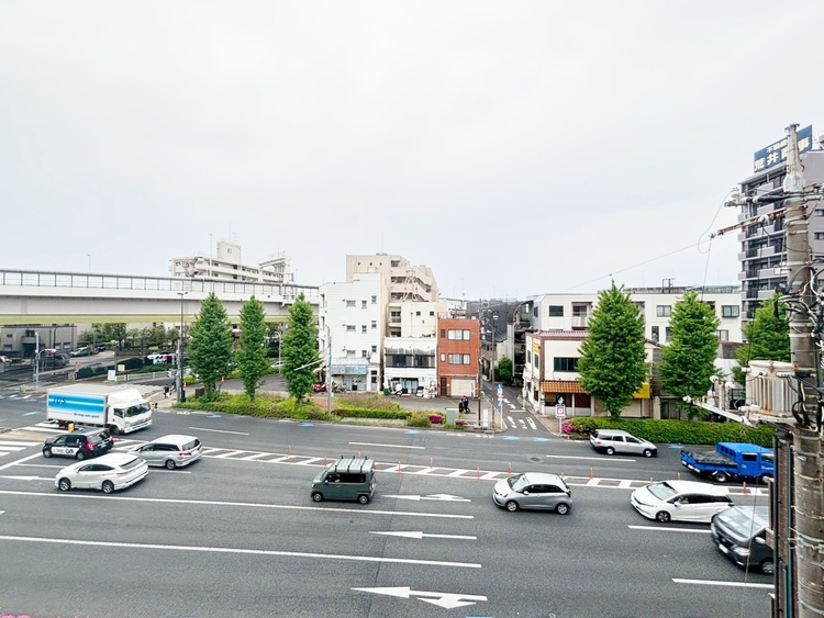 バルコニー 頬をなでる、優しい風を感じることが出来ます。