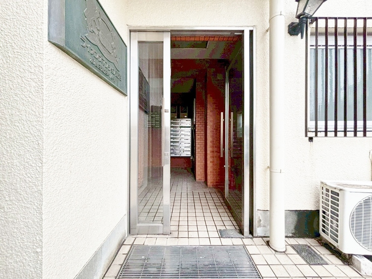 エントランス 外と内をつなぐエントランスは、まさに顔となる場所。