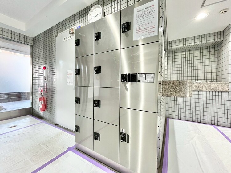 設備 外出中に活躍してくれる宅配ボックスが設置されています。家で宅配物を待たなくて済みますね。