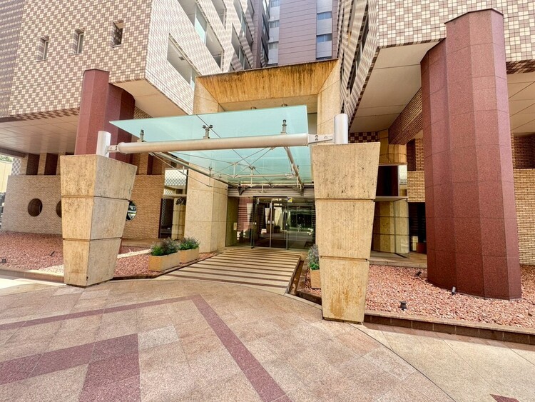 その他 上質感漂う玄関アプローチです。