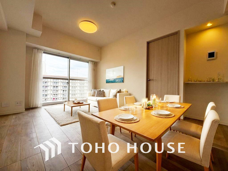 内装 明るいLDKは自然と家族が集まるコミュニケーションの場所に（家具は全てCGです）