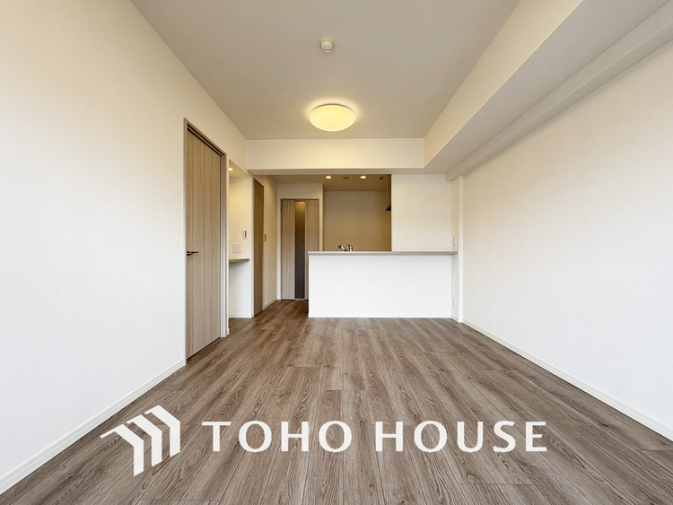 内装 広がりのある住空間、家族が集まるリビング・ダイニング