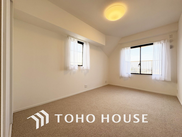 内装 1日の疲れを癒し、心地よく寛げるようゆったりとした広さをしています