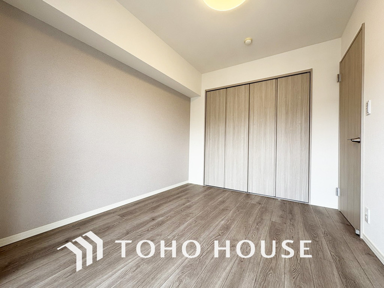 内装 シンプルですっきりとした室内は飽きのこない居心地の良い雰囲気です