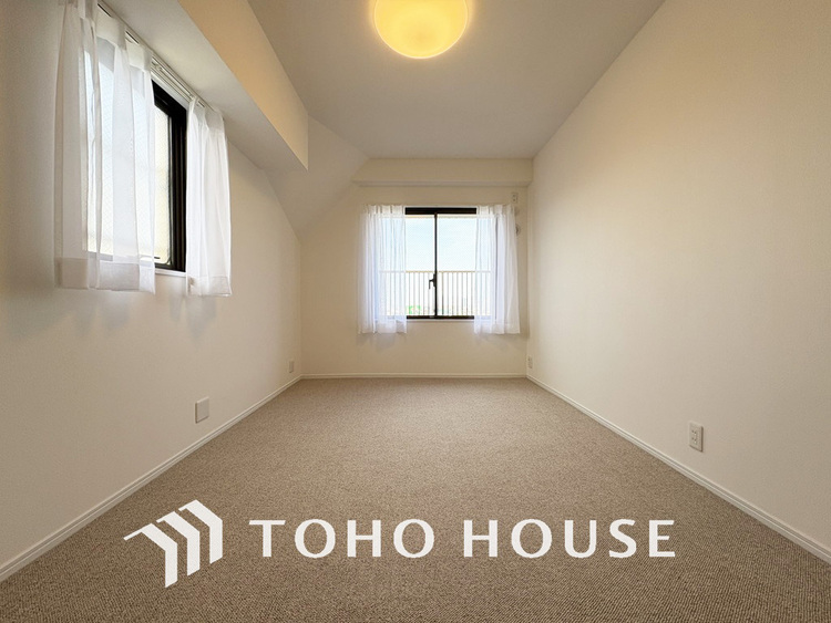 内装 シンプルですっきりとした室内は飽きのこない居心地の良い雰囲気です