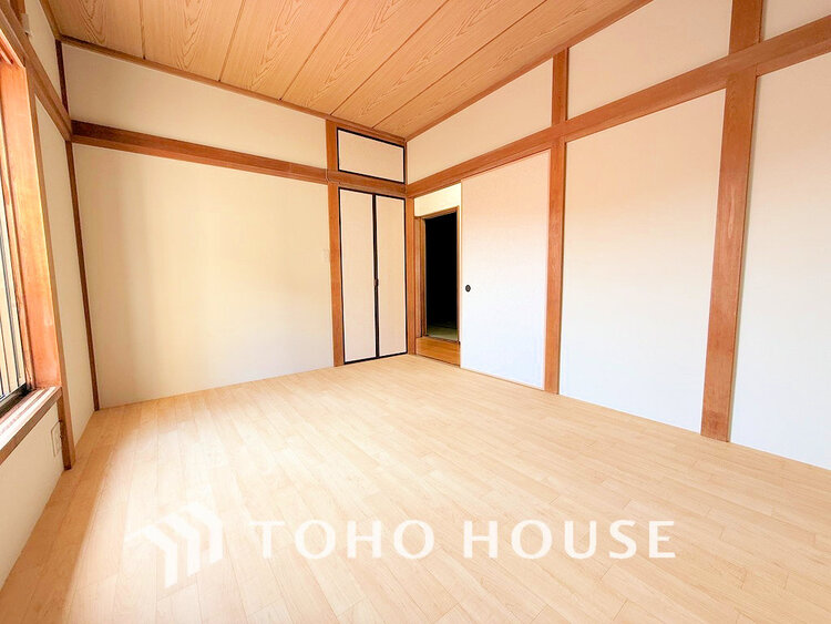 内装 シンプルですっきりとした室内は飽きのこない居心地の良い雰囲気